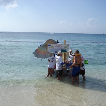 Larry_Grand_Cayman_070301 281 Larry_Grand_Cayman_070301 281