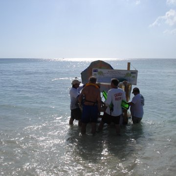 Larry_Grand_Cayman_070301 282 Larry_Grand_Cayman_070301 282