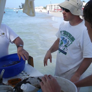 Larry_Grand_Cayman_070301 285 Larry_Grand_Cayman_070301 285