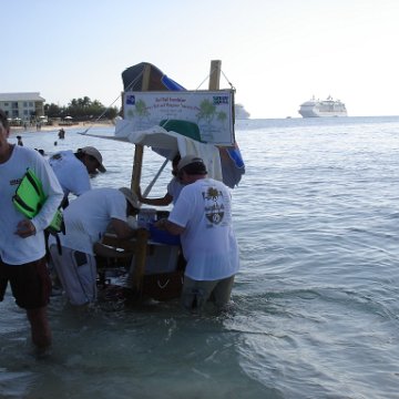Larry_Grand_Cayman_070301 295 Larry_Grand_Cayman_070301 295
