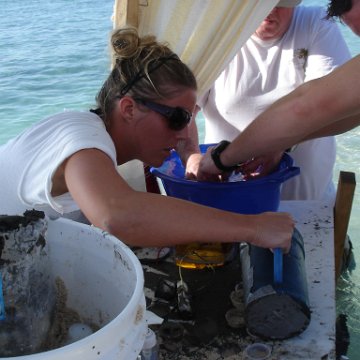 Larry_Grand_Cayman_070301 302 Larry_Grand_Cayman_070301 302