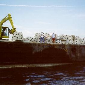 barge barge