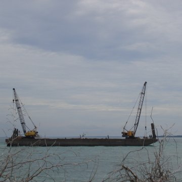 work barge arrives (3) work barge arrives (3)