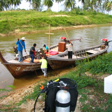 bottomsurveyboatdive