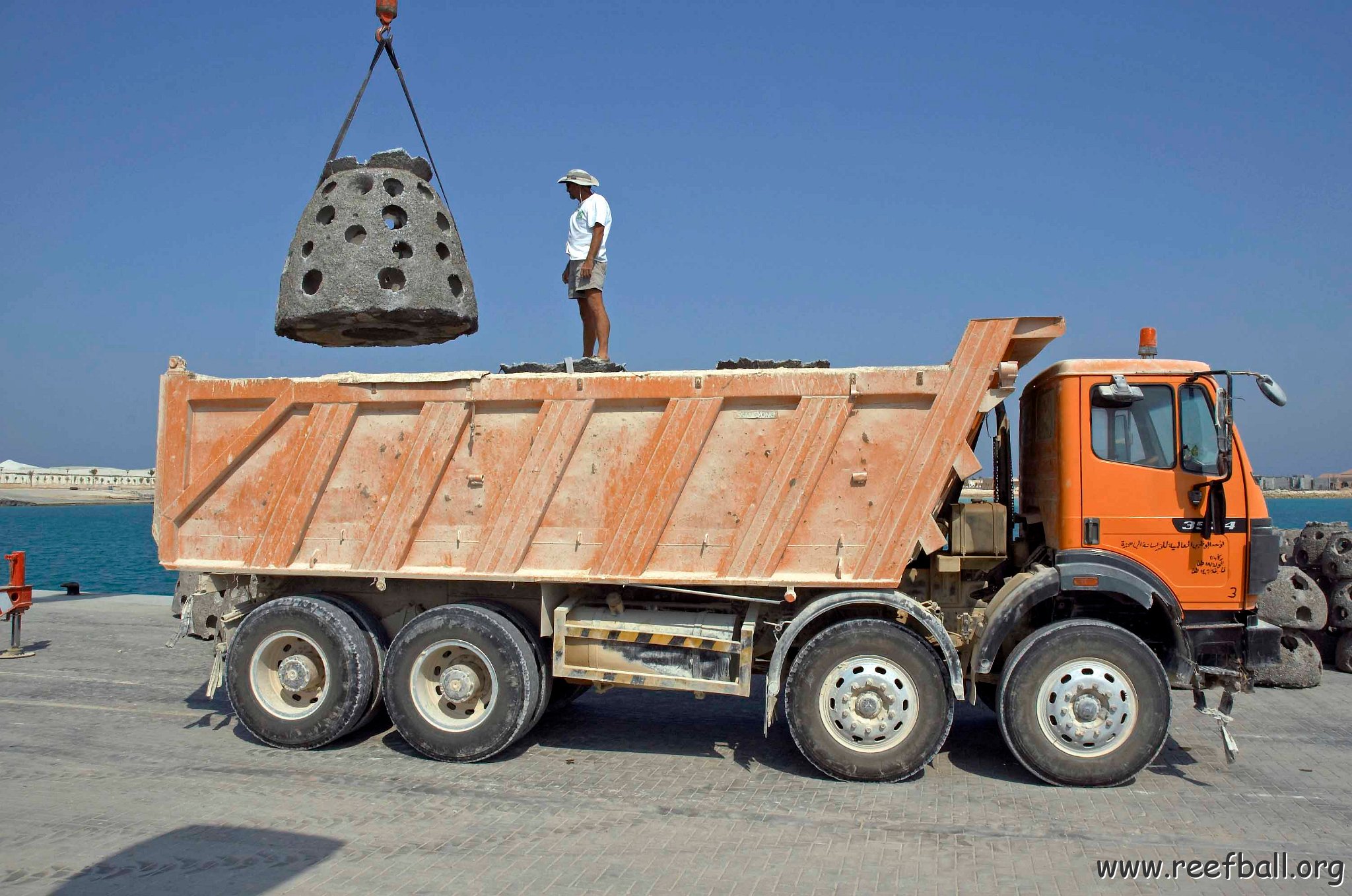 Balls been transported by Sixwheelser